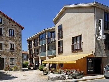Logis Hotel Restaurant Des Voyageurs Le Malzieu-Ville Екстер'єр фото