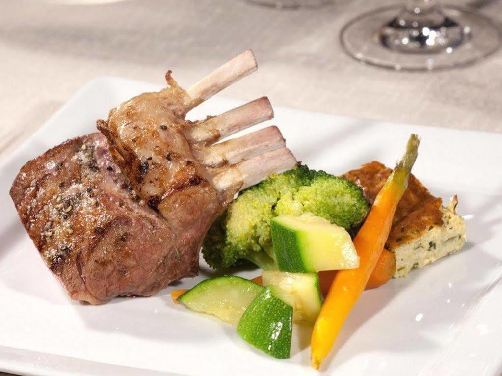 Logis Hotel Restaurant Des Voyageurs Le Malzieu-Ville Екстер'єр фото
