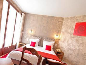 Logis Hotel Restaurant Des Voyageurs Le Malzieu-Ville Екстер'єр фото